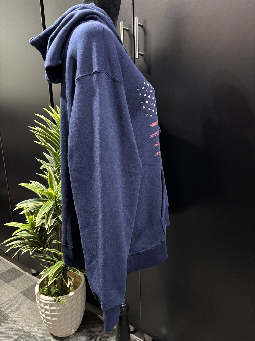 Ariat Real Flying Flag Graphic Hoodie,pullover,pouch pocket,fleece lined,warm - Picture 5 of 10